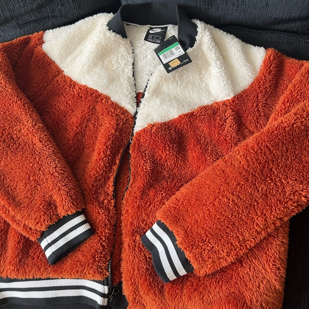 New never worn Nike jacket